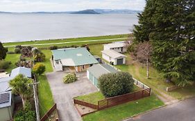 Daydream House, Sunrise, Sunset Views Across Lake