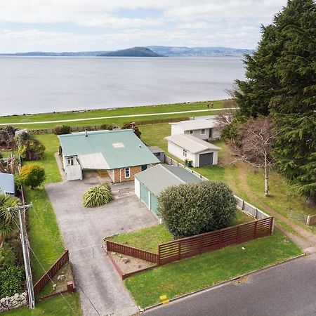 Daydream House, Sunrise, Sunset Views Across Lake Rotorua Exterior photo